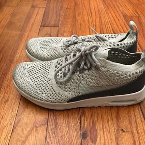 Size 7.5 Women’s Nike’s